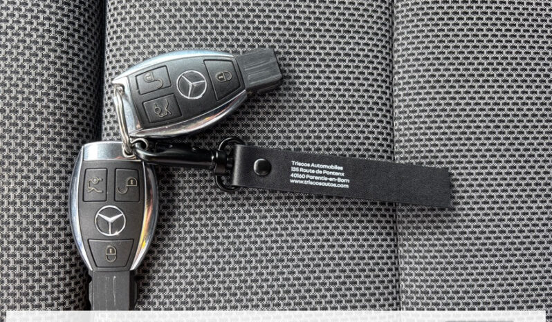 
								Mercedes Classe C coupe IV 200 BVA7 full									
