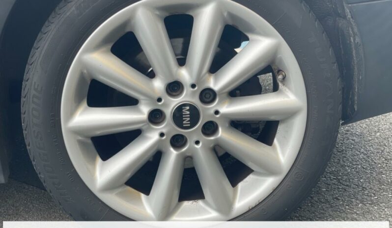 
								Mini Clubman II Cooper D Kensington 150 ch BVA8 (F54) 5 portes Break (janv. 2019) (co2 115) full									