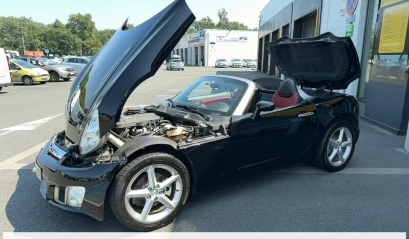 
								Opel GT 2.0 full									