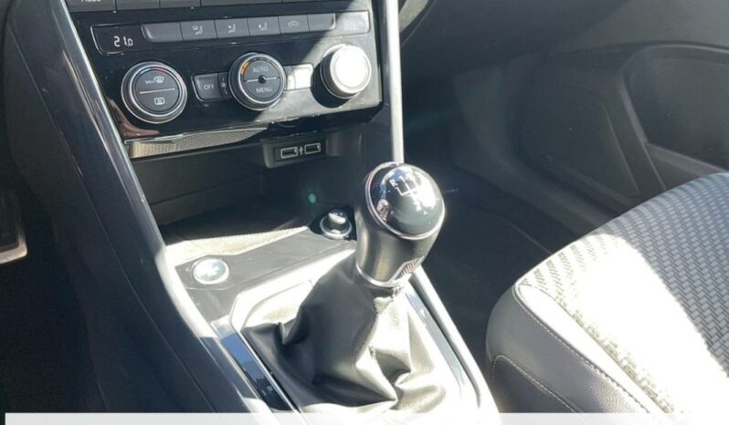 
								Volkswagen T-Roc 1.5 TSI 150 EVO R-LINE full									