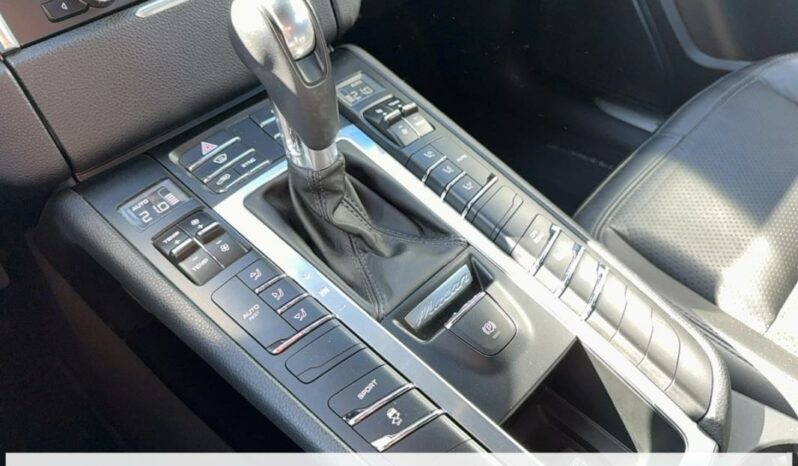 
								Porsche Macan 3.0 V6 S Diesel full									