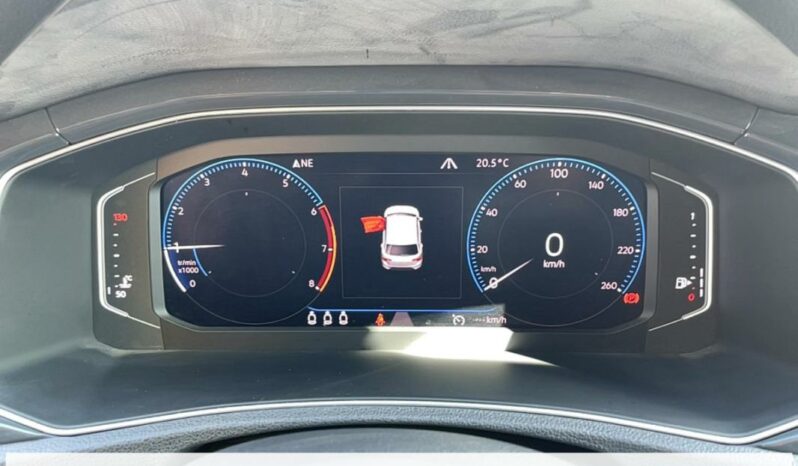 
								Volkswagen T-Roc 1.5 TSI 150 EVO R-LINE full									