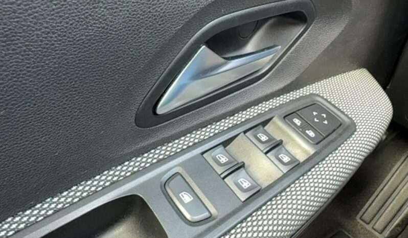 
								Dacia Sandero Stepway III Expression TCe 90 CVT full									