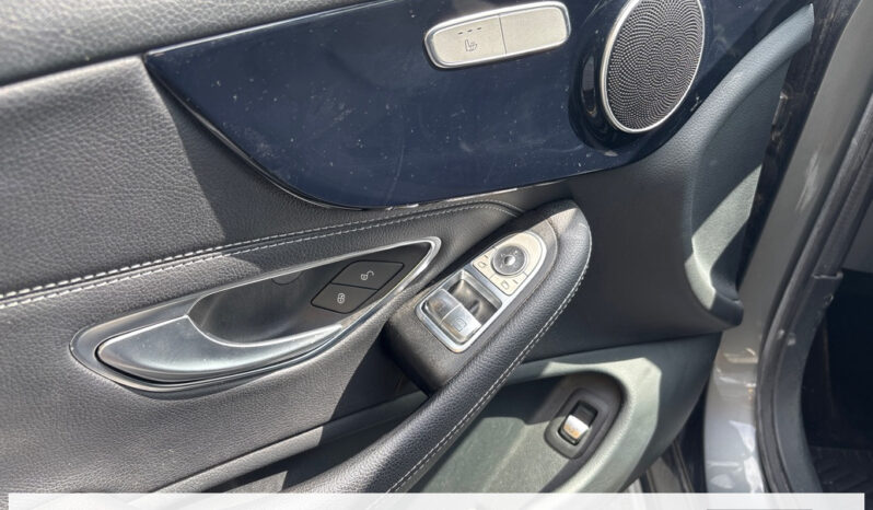 
								Mercedes Classe C coupe IV 200 BVA7 full									