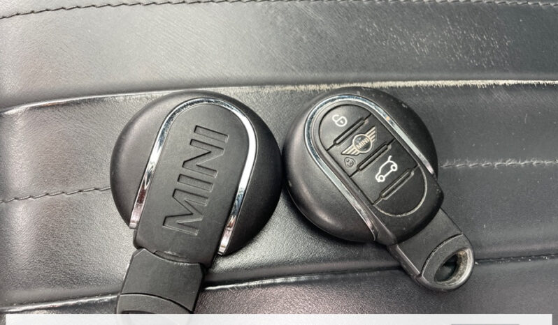 
								Mini Clubman II Cooper D Kensington 150 ch BVA8 (F54) 5 portes Break (janv. 2019) (co2 115) full									