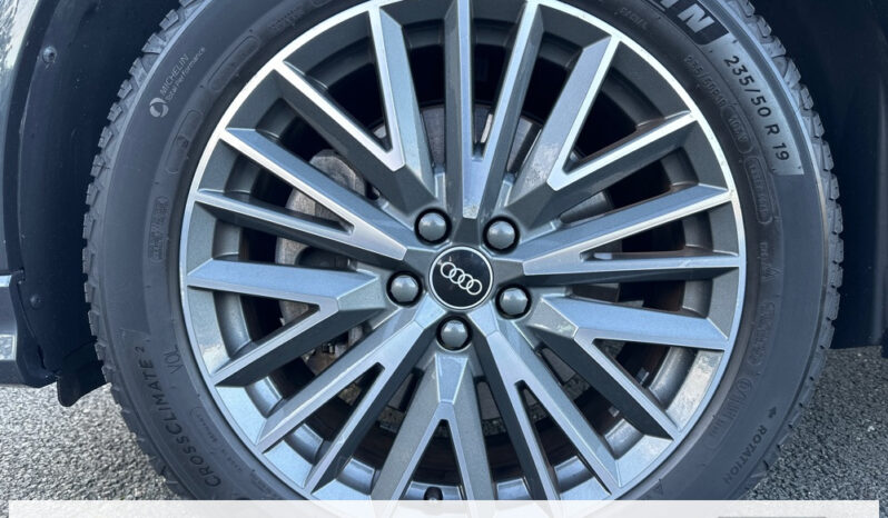 
								Audi Q3 II 45 TFSI E 245 S tronic S line full									