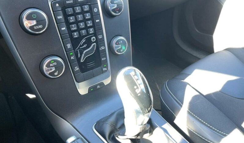 
								Volvo V40 II T2 122 Geartronic 6 R-Design full									